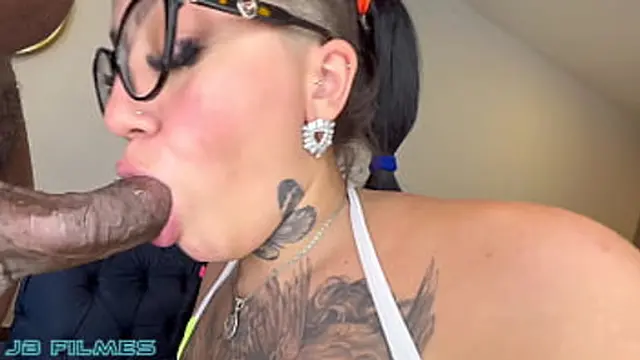 Chunky Babe With A Huge Ass🍑 Craves Deep Penetration