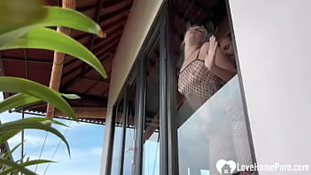 Morning cumshot with a standing doggy