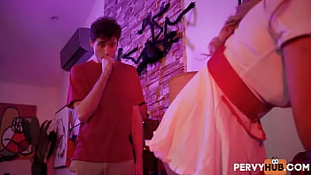 Jodie's Limp Costume, Ellie's Hot Desire: A Happy Halloween