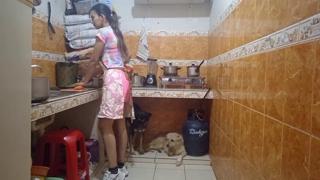 Boyfriend's thick cock🍆 dominates kitchen sex, forces explosive orgasm💦 amidst kitchen fire chaos!