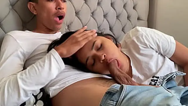 hunk forces his cock🍆 into my mouth until he reaches climax🚀