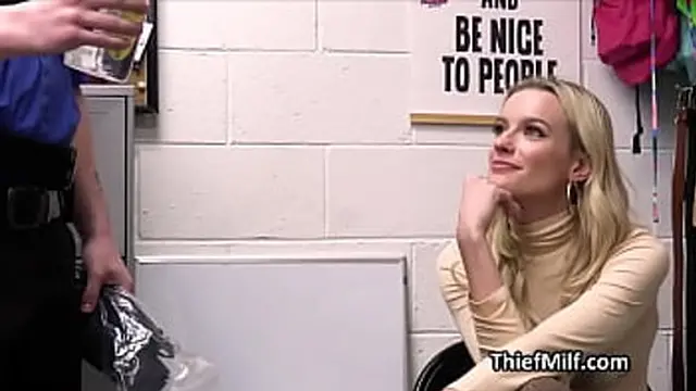 Pounding oil and dildo stealing cougar