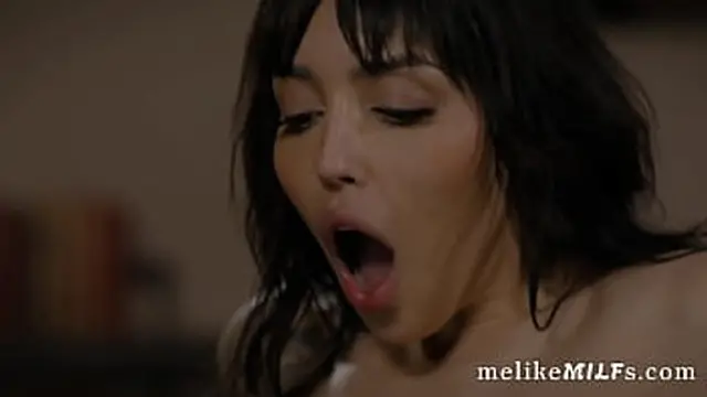 Dark-haired temptress gets her clit sucked in a corporate office - Vanessa Sky &mdash;  Tommy Pistol