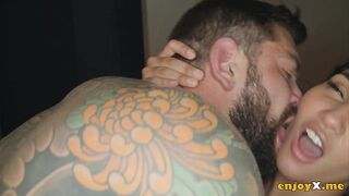 Dark-haired girl throat-fucking and swallowing cum on her flawless face