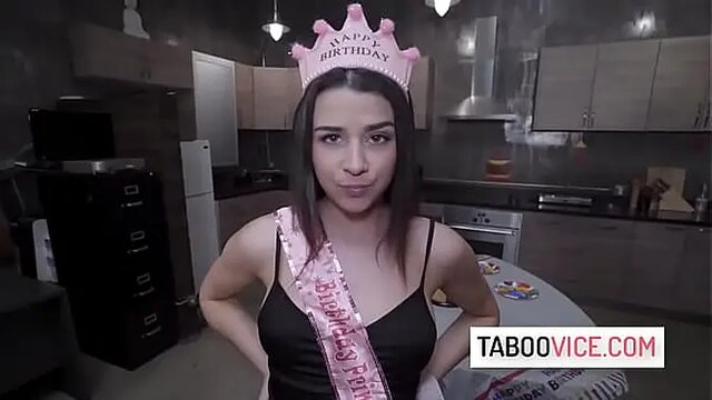 Hot brunette teen gives deepthroat blowjob and gets drilled rough