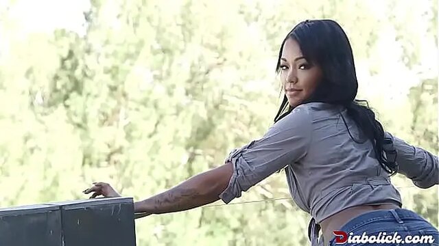 Petite teen Harley Dean deepthroats and gets fucked hardcore