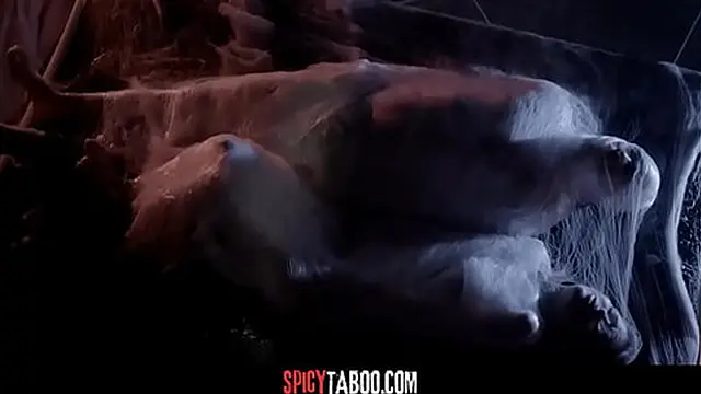 Married couple have foursome with aliens